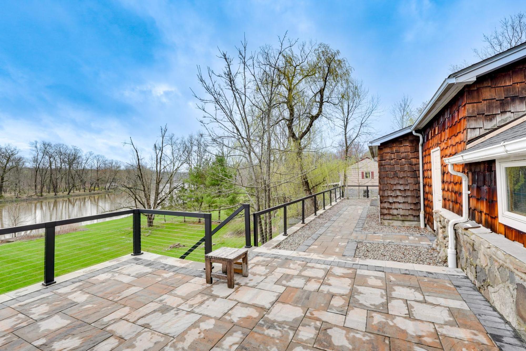 Cozy Upstate Studio With Walkill River Views! นิวพาลทซ์ ภายนอก รูปภาพ